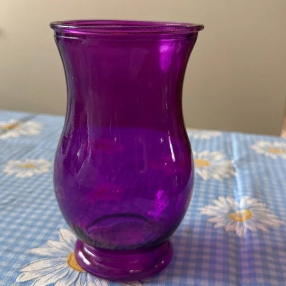 EUC~Vintage 7 Inch Elegant Purple Decorative Floral Glass Vase - Picture 7 of 7